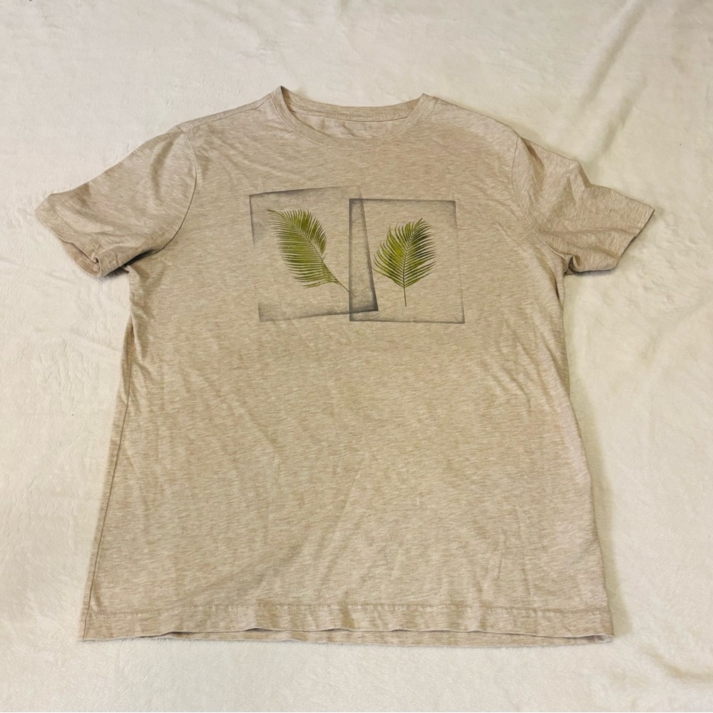 Banana Republic Beige Graphic T-Shirt Size Medium NWOT